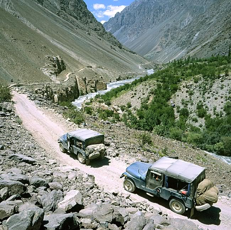 Jeep @ Vùng Cao Nguyên Bắc Pakistan