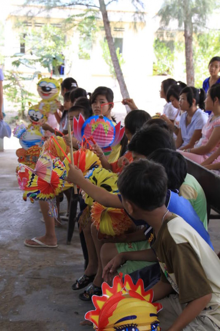 Vài hình ảnh về chuyến thăm nhà mở và chơi Trung Thu với các cháu của MFC.