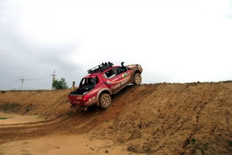 Ảnh đoàn Off-Road trải nghiệm bãi tập tăng căn cứ Nước Trong ..