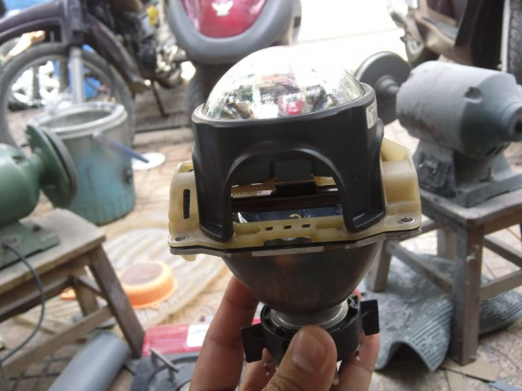 DIY HID projector headlight ( Cách tự độ đèn HID projector cho xe mình ) DIY HID projector headlight ( Cách tự độ đèn HID projector cho xe mình )