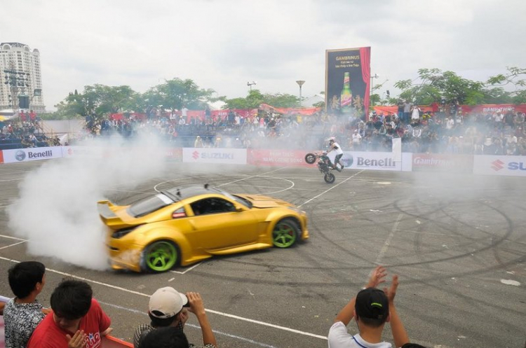 Xe hơi – mô tô cùng drift tại Vietnam Motorbike Festival 2014