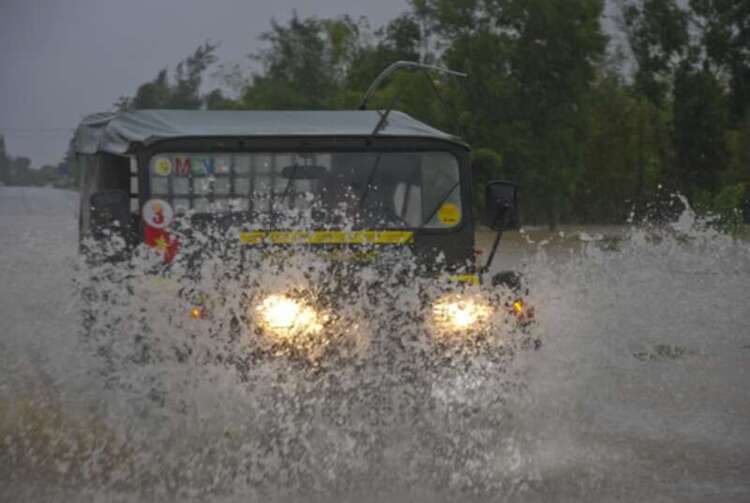 Jeep Bros - Nhật Ký Hành Trình Xuyên Việt - Mùa Thu 2010