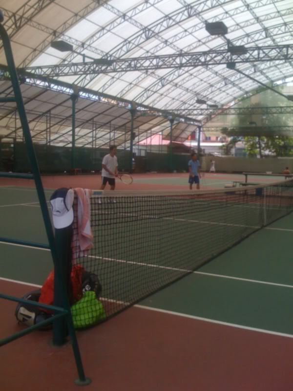 FFC ơi, hãy xích lại gần nhau hơn- TENNIS 02/7/2011-SÂN KỲ HOÀ 2. FFC ơi, hãy xích lại gần nhau hơn- TENNIS 02/7/2011-SÂN KỲ HOÀ 2.
