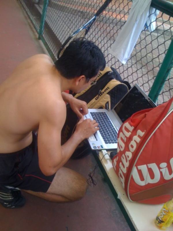 FFC ơi, hãy xích lại gần nhau hơn- TENNIS 02/7/2011-SÂN KỲ HOÀ 2. FFC ơi, hãy xích lại gần nhau hơn- TENNIS 02/7/2011-SÂN KỲ HOÀ 2.
