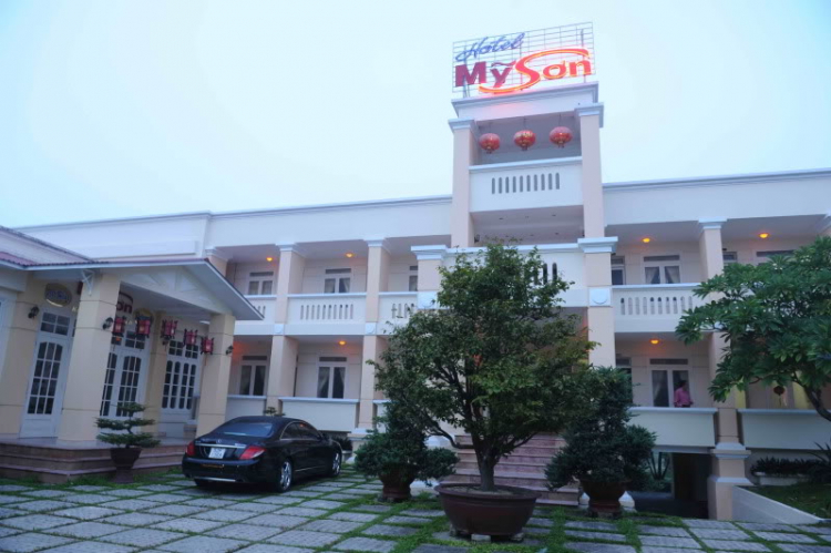 Hành trình Xuyên Việt và vượt qua tâm lũ Quảng Bình cùng GLK và CL 55 AMG! Hành trình Xuyên Việt và vượt qua tâm lũ Quảng Bình cùng GLK và CL 55 AMG!