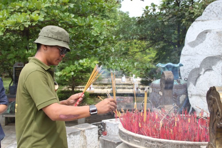 Xẻ dọc Trường Sơn . . . Xẻ dọc Trường Sơn . . .