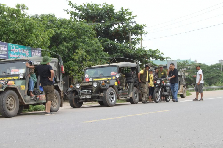 Xẻ dọc Trường Sơn . . .