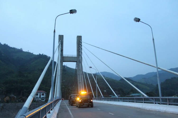 Xẻ dọc Trường Sơn . . . Xẻ dọc Trường Sơn . . .