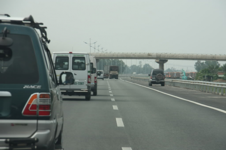 BẮN TỐC ĐỘ TRÊN CAO TỐC SÀI GÒN - TRUNG LƯƠNG BẮN TỐC ĐỘ TRÊN CAO TỐC SÀI GÒN - TRUNG LƯƠNG