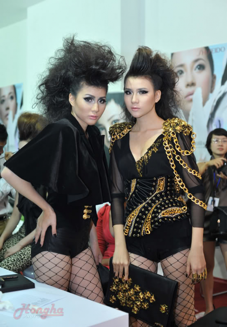 Đẹp Fashion Show 9 nóng ngay từ hậu trường