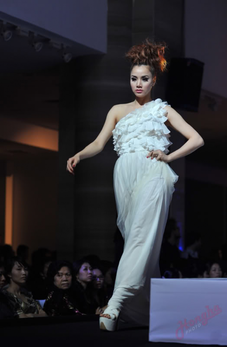 Đẹp Fashion Show 9 nóng ngay từ hậu trường