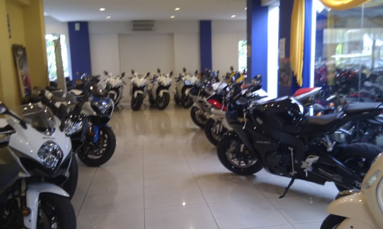Lạc vào 1 động các em chân dài NAZA tại Malaysia Lạc vào 1 động các em chân dài NAZA tại Malaysia