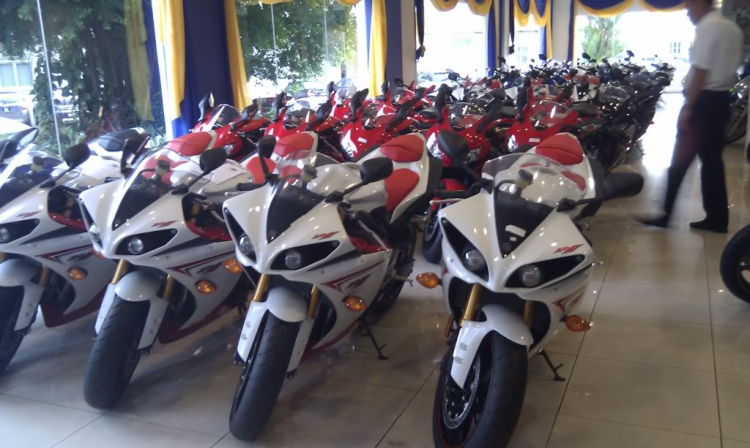 Lạc vào 1 động các em chân dài NAZA tại Malaysia Lạc vào 1 động các em chân dài NAZA tại Malaysia