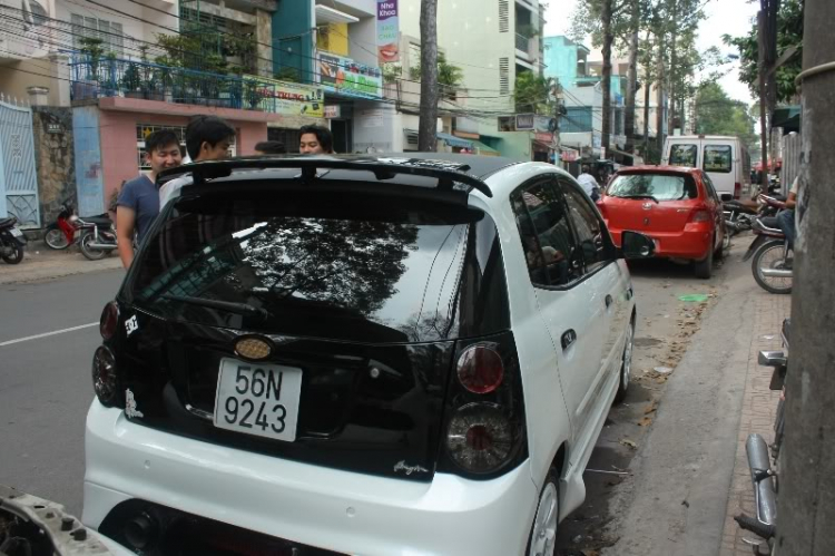 1 chiếc xe độ , độ đến nỗi em không còn nhận ra xe gì nữa :):):) 1 chiếc xe độ , độ đến nỗi em không còn nhận ra xe gì nữa :):):)