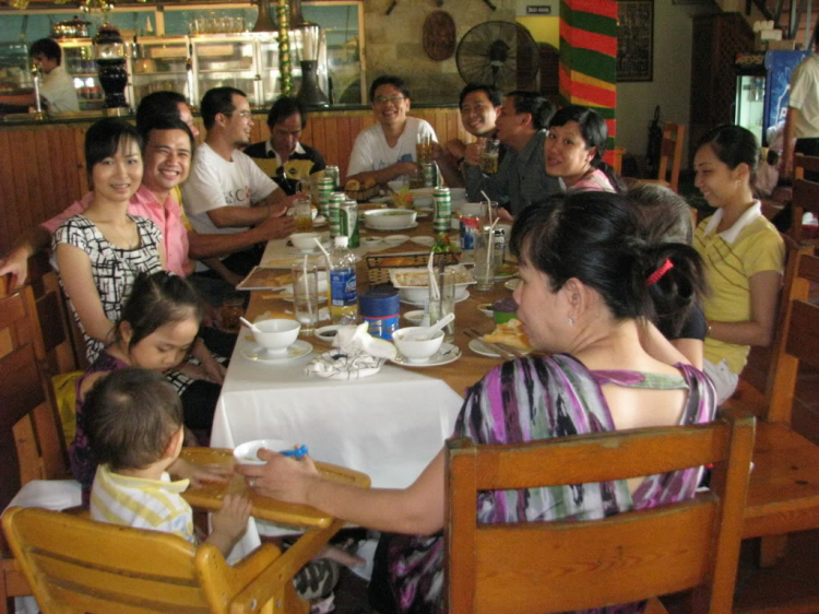 HỘI GETZ-Hình ảnh off cafe Dinh và off beer Lan Anh ngày T7-27/11/2010