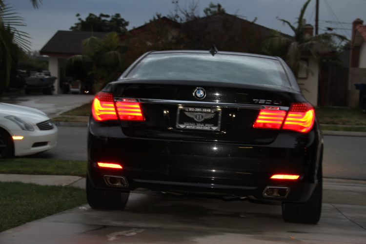 2011 BMW 535i và 2010 750 Li xdrive