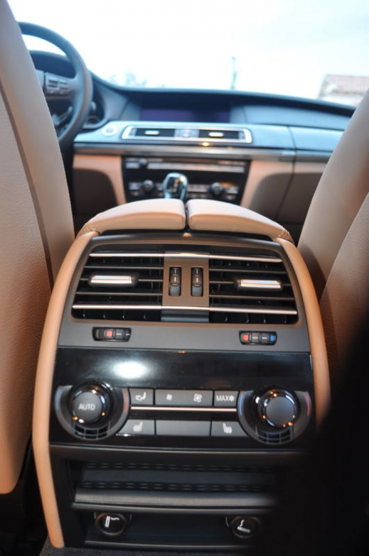 2011 BMW 535i và 2010 750 Li xdrive