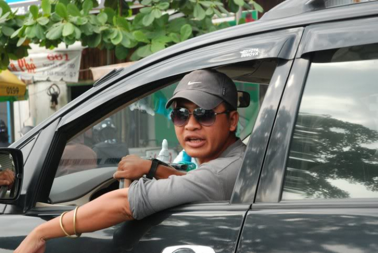 Vương Lâm giao lưu với CLB Jeep Sài Gon ( SJC ) Vương Lâm giao lưu với CLB Jeep Sài Gon ( SJC )
