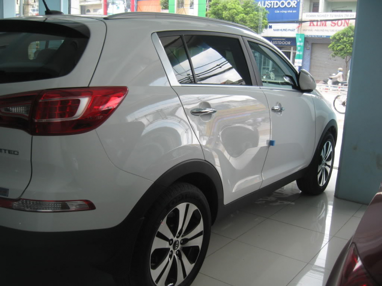 Các bác giúp em với, nên lấy Sportage hay K5? Các bác giúp em với, nên lấy Sportage hay K5?