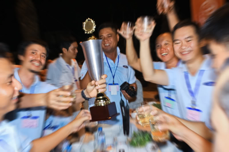 CHÚC MỪNG FFC ĐOẠT CÚP VÀNG TRONG DỊP THI ĐẤU MỪNG SN LẦN THỨ 8 CỦA OS...!!! CHÚC MỪNG FFC ĐOẠT CÚP VÀNG TRONG DỊP THI ĐẤU MỪNG SN LẦN THỨ 8 CỦA OS...!!!