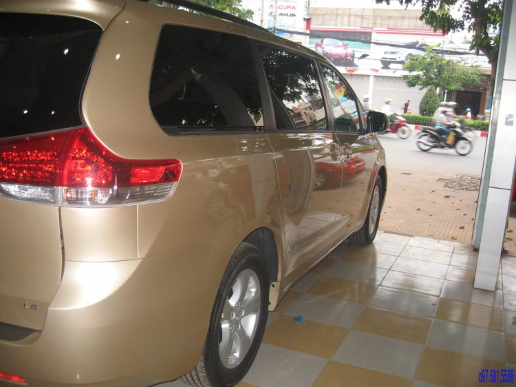 Sienna LE 3.5 model 2011: chiếc xe cho gia đình có giá hợp lý!