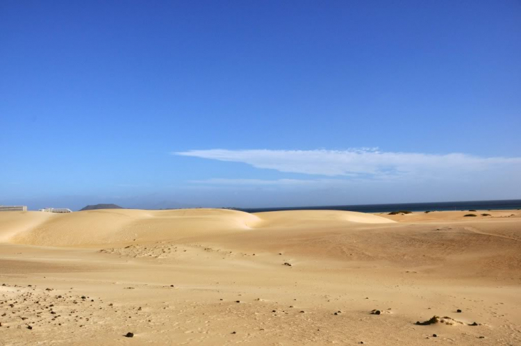 Fuerteventura, Lanzarote: hai trong mười hòn đảo đẹp nhất châu Âu.