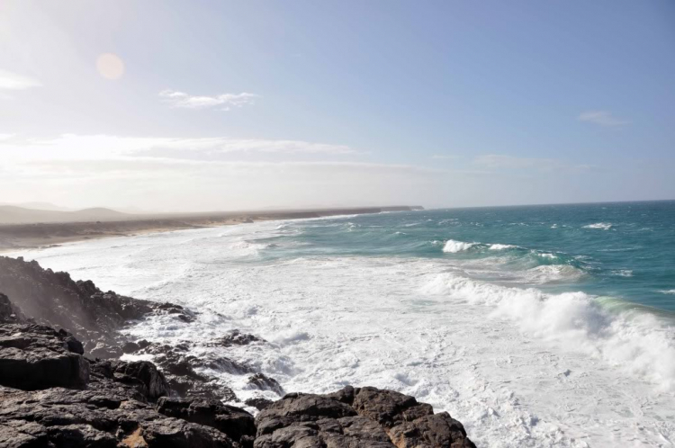 Fuerteventura, Lanzarote: hai trong mười hòn đảo đẹp nhất châu Âu.