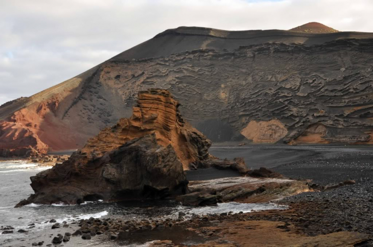 Fuerteventura, Lanzarote: hai trong mười hòn đảo đẹp nhất châu Âu.