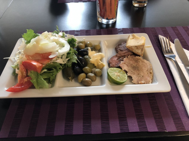 Em đang ở Tây Phi - Bờ Biển Ngà Em đang ở Tây Phi - Bờ Biển Ngà