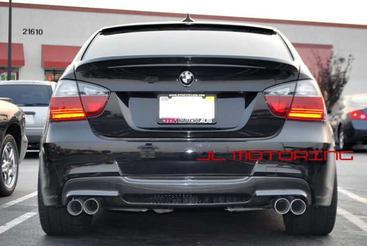 M Tech Carbon Fiber Rear Diffuser.....Bác nào giúp e với......