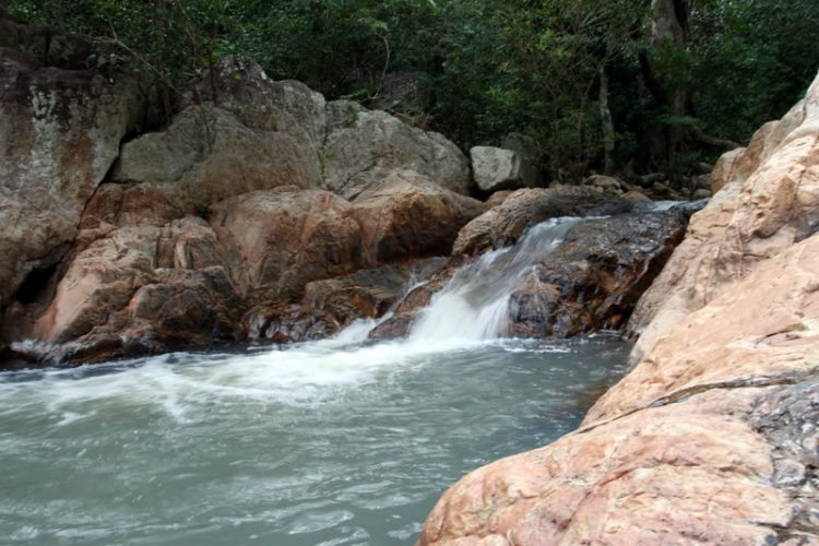 NÚI CHÚA - THẤT ĐỈNH