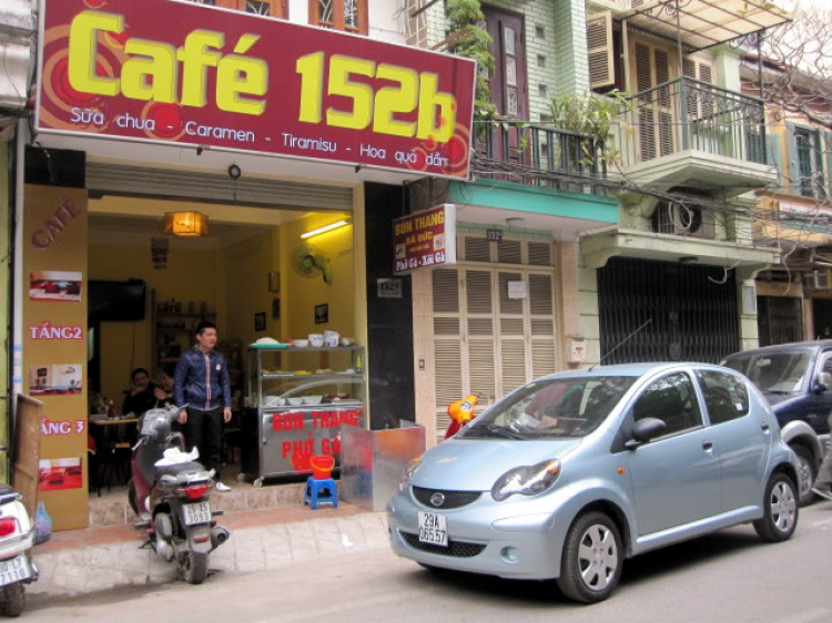 Toyota Yaris Liftback 3 cửa trên phố Toyota Yaris Liftback 3 cửa trên phố