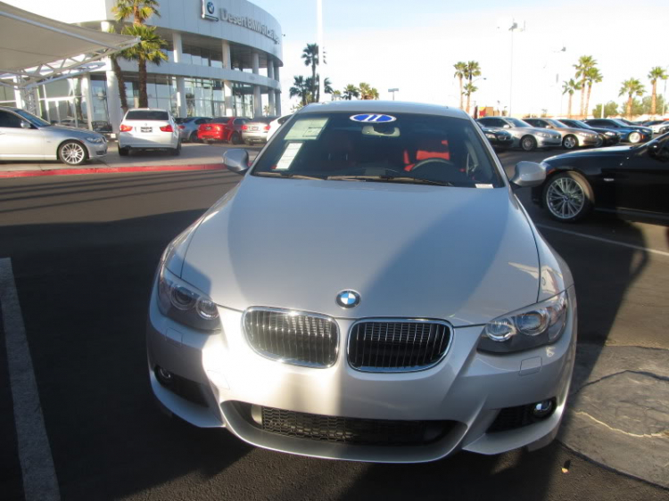 Showroom BMW tặng các bác chi hội BMW