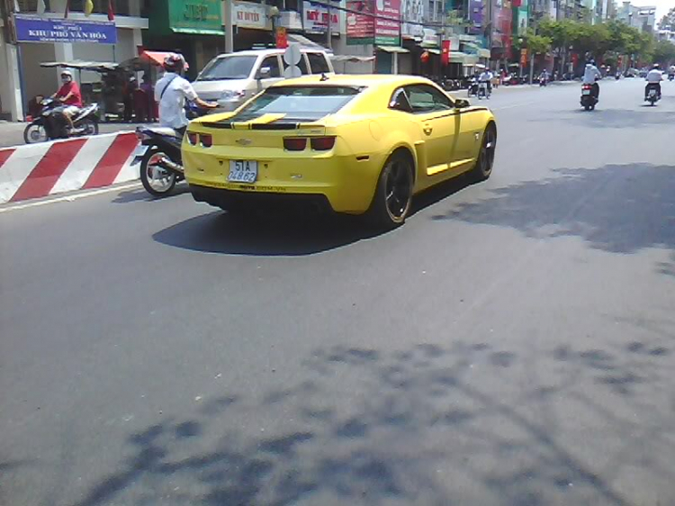 Làn gió mát giữa trưa hè........... Camaro Transformer tại VN