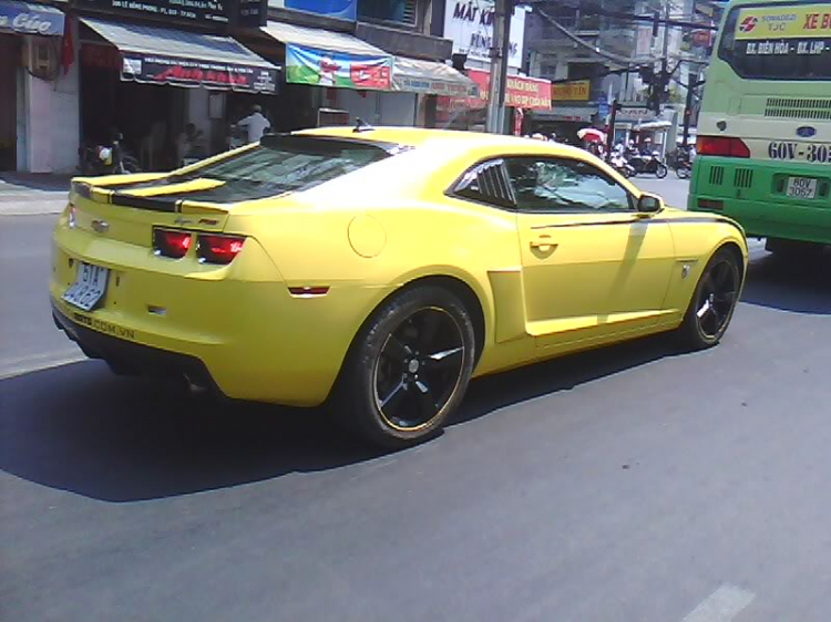 Làn gió mát giữa trưa hè........... Camaro Transformer tại VN