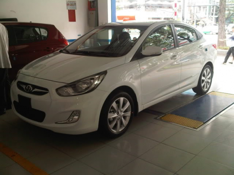 Ngày 11/02/2011 HTC công bố giá Hyundai Accent - Đối thủ của Vios