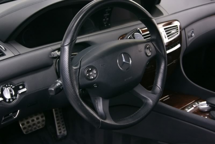 Hắc và Bạch Công Tử  CL63 AMG