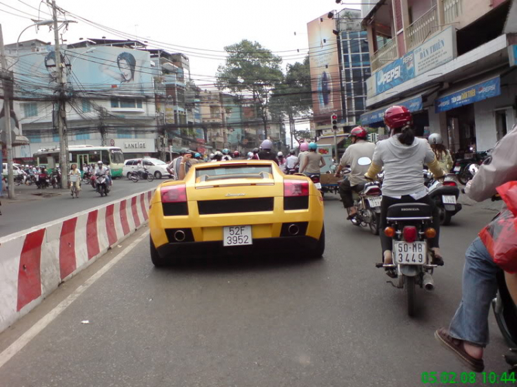 Bắt đc em bò vàng ở nhà hát lớn HN ngày 14/02/2011 :x Bắt đc em bò vàng ở nhà hát lớn HN ngày 14/02/2011 :x