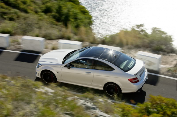 Mercedes C63 AMG coupe 2012 trình làng Mercedes C63 AMG coupe 2012 trình làng