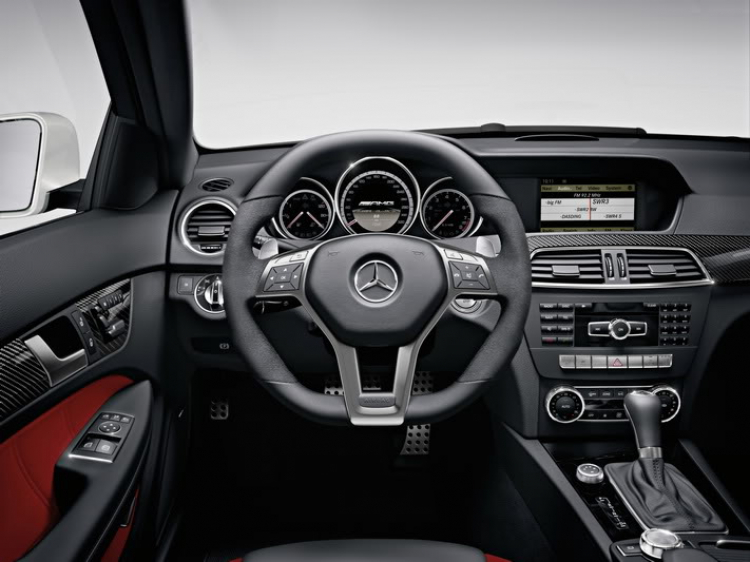 Mercedes C63 AMG coupe 2012 trình làng