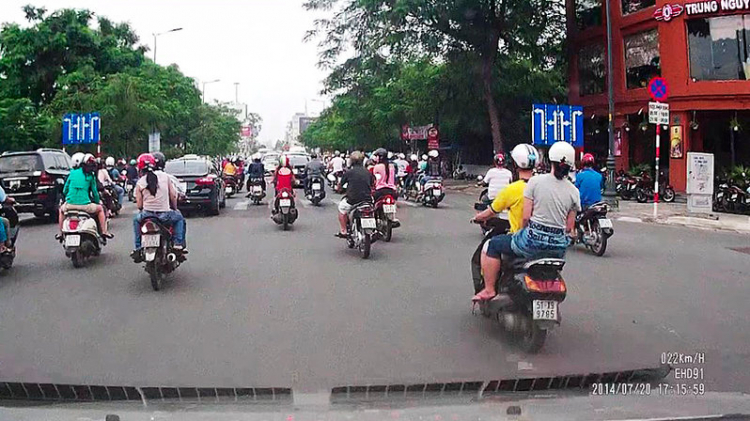 bị xxx bắt khi dừng đèn đỏ ở giao lộ Hoàng Văn Thụ - Nguyễn Văn Trỗi bị xxx bắt khi dừng đèn đỏ ở giao lộ Hoàng Văn Thụ - Nguyễn Văn Trỗi