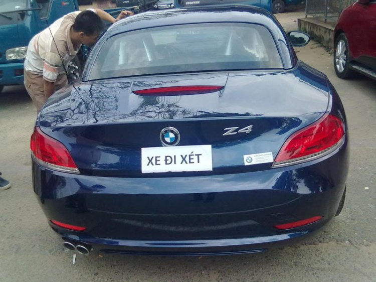 BMW Z4 2011 của ca sĩ NS tại 282. Mời các bác xem qua...