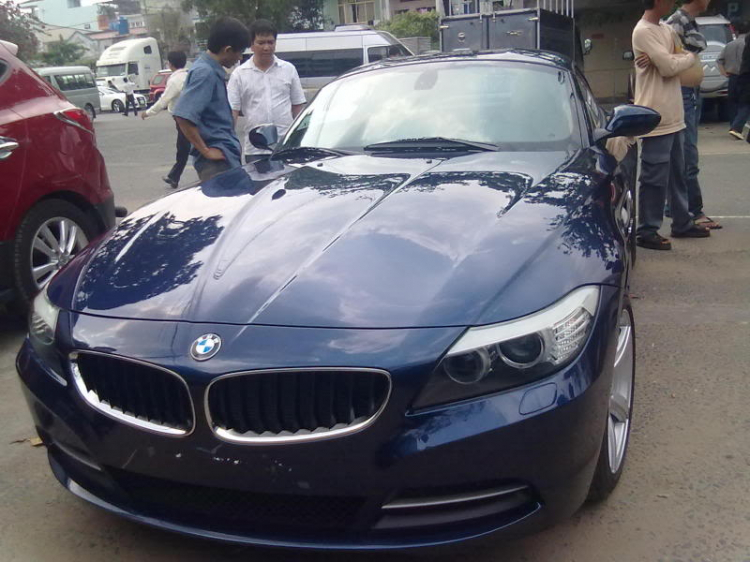 BMW Z4 2011 của ca sĩ NS tại 282. Mời các bác xem qua...