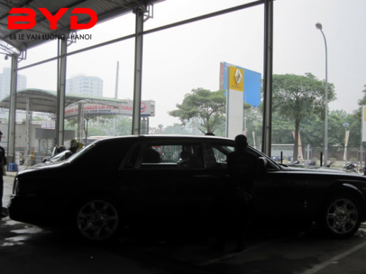 Rolls-Royce Phantom màu XANH NHUNG mới về tháng 4/2011