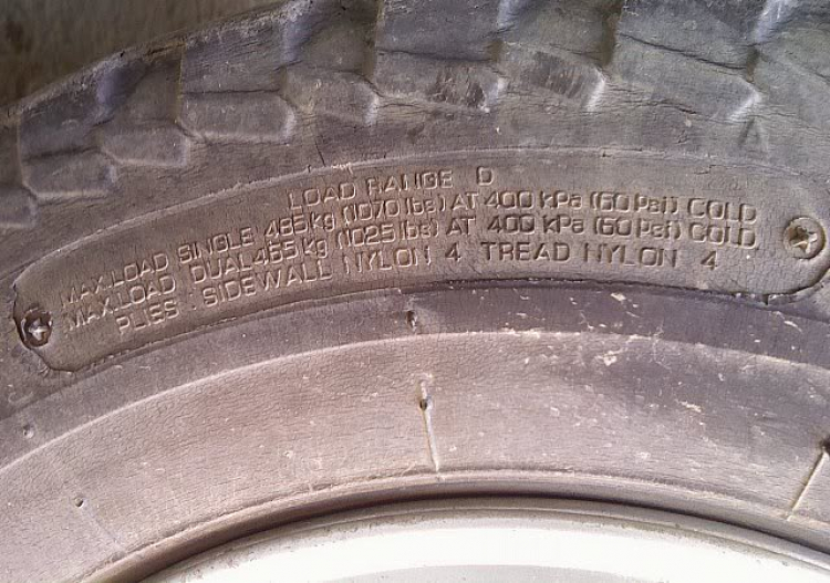 Thac mac ve ap suat vo xe Bridgestone