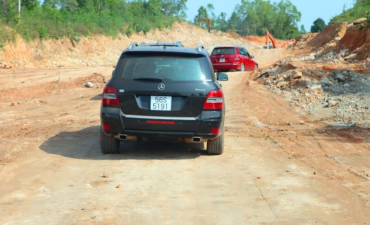 Ảnh ký sự đoàn Mercedes GLK chào đón bình minh trên đảo Phú Quốc