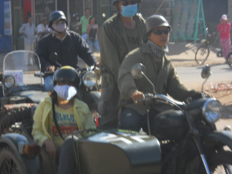 HÌNH ẢNH SAIGONJEEP VÀ SIDECAR OFFROAD TẠI NHƠN TRẠCH 30/04/2011