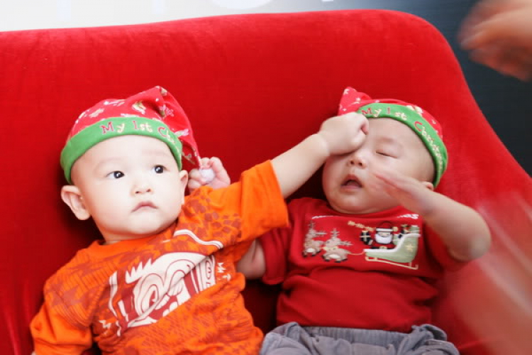 Em viết mừng cho thằng bé nhà em ^^ Em viết mừng cho thằng bé nhà em ^^