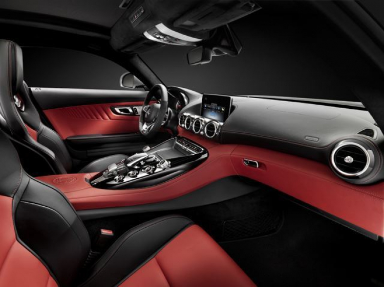 Chi tiết công nghệ động cơ trên Mercedes AMG GT 2015