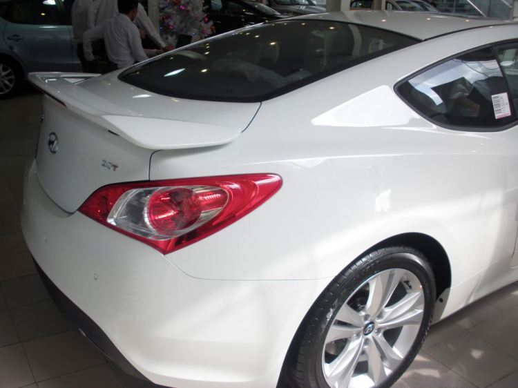 Hyundai  Genesis Coupe 2.0T